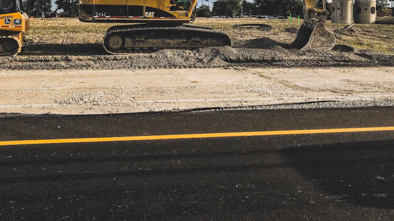 舗装したての道路