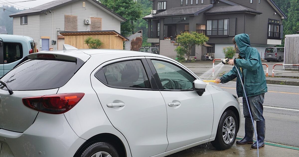 雨の日に洗車する人はおかしい？