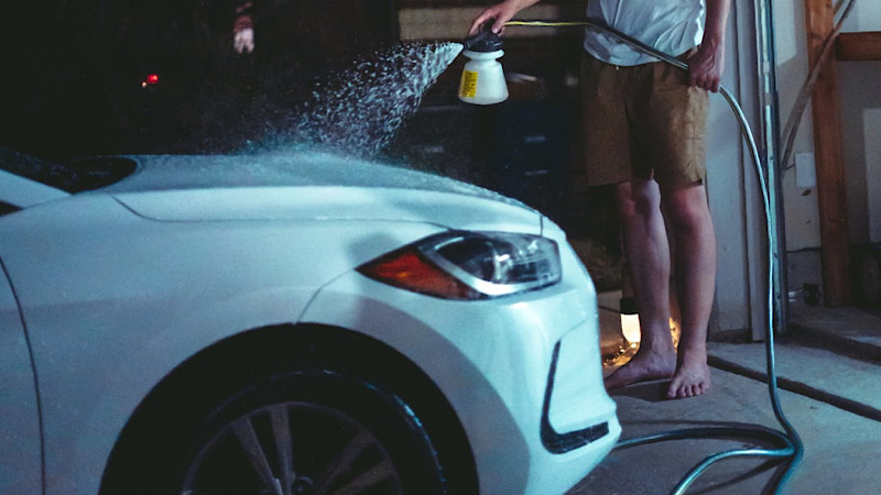 夜に洗車して拭かないのはあり？